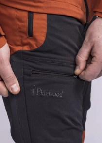5304-455-21_Pinewood-Trousers-Finnveden-Hybrid_Dark-Anthracite-Terracotta